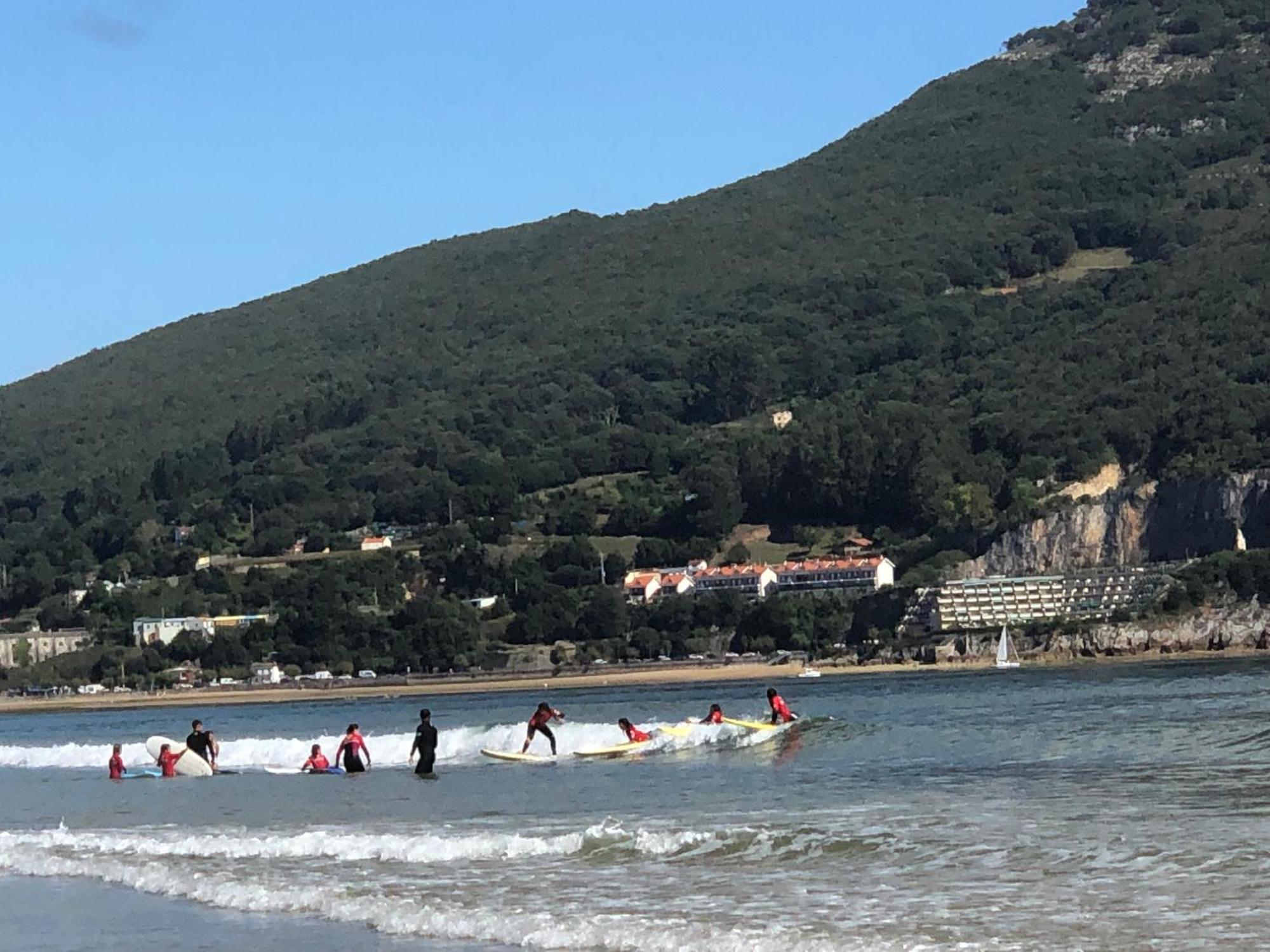 Chalet Al Lado De La Playa Con Piscina Privada, Jardin Y Barbacoa, Fronton, 6 Habitaciones Laredo Zewnętrze zdjęcie